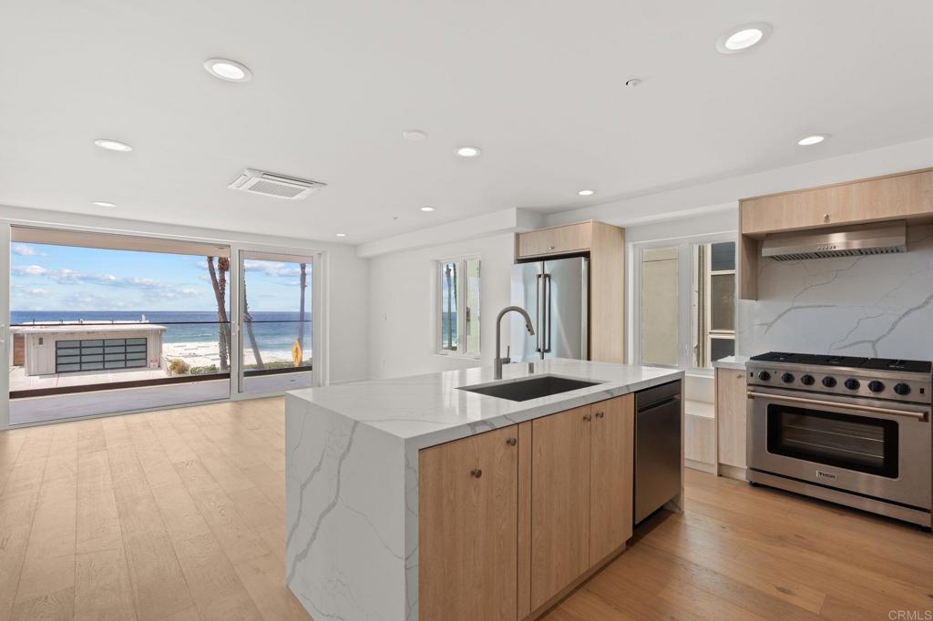 212 S Pacific Street