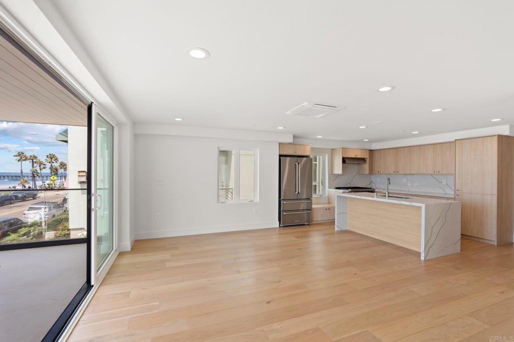 212 S Pacific Street