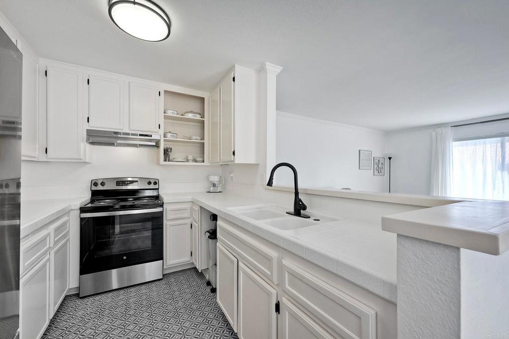 7701 Caminito Leon 201