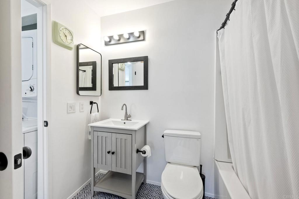 7701 Caminito Leon 201