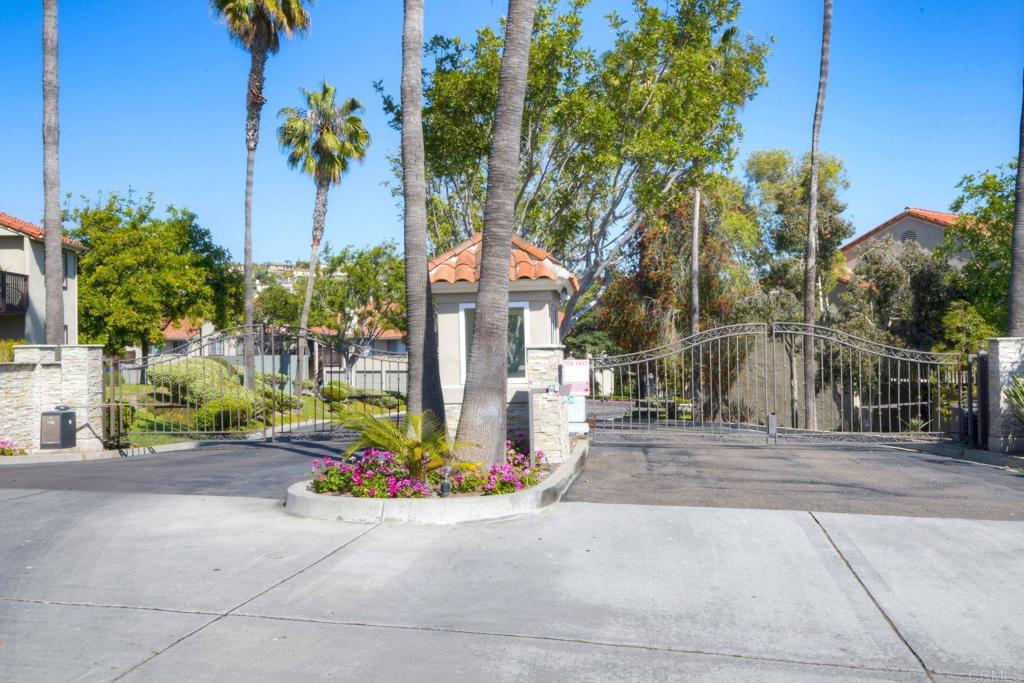 7701 Caminito Leon 201