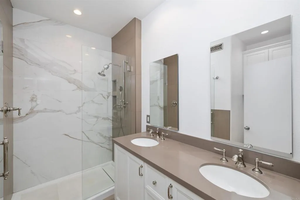 9753 W Canyon Unit 4