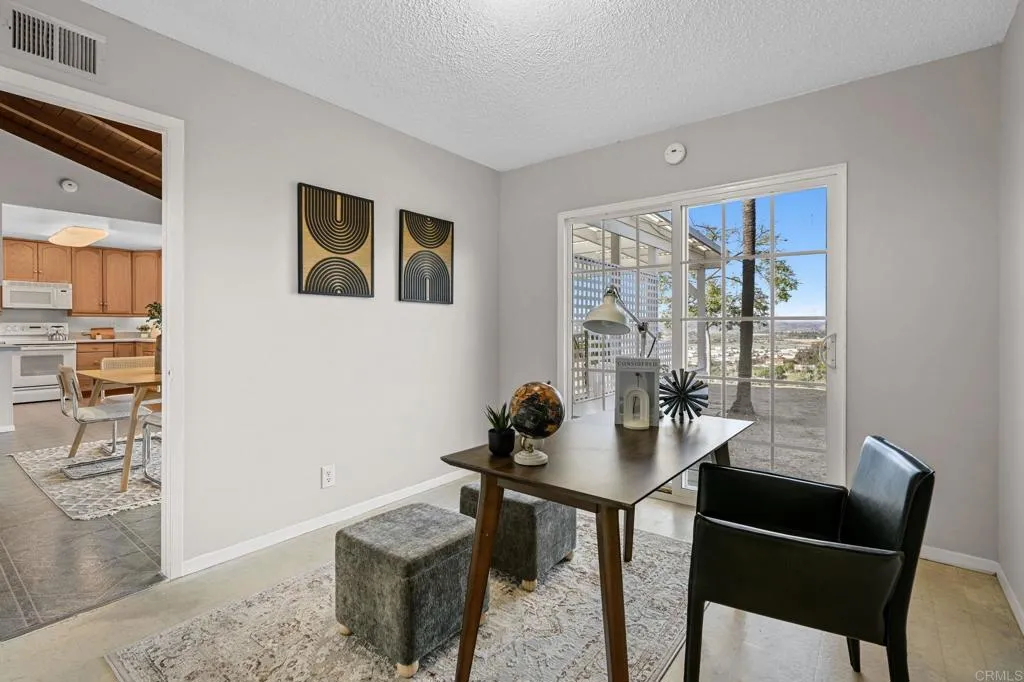 2710 Mesa Drive