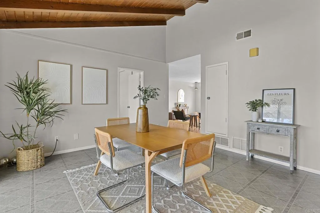2710 Mesa Drive