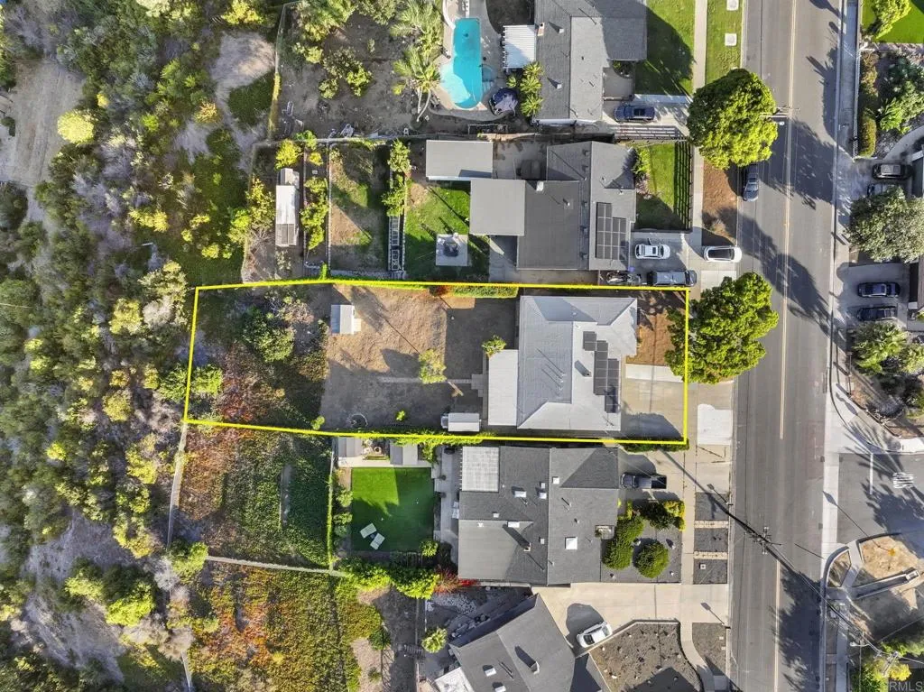2710 Mesa Drive