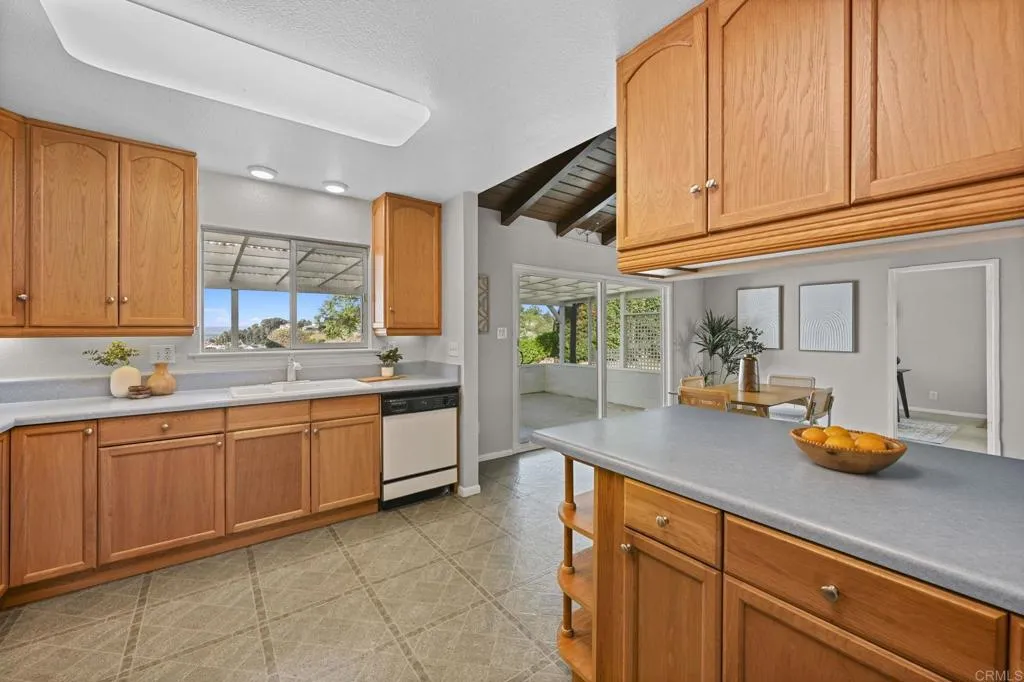 2710 Mesa Drive