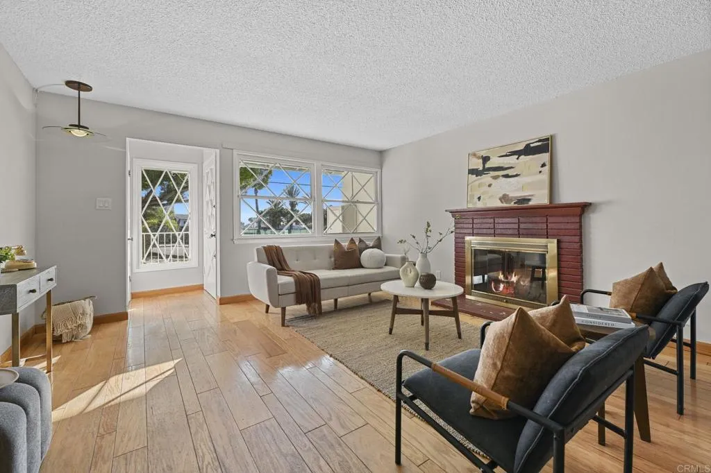 2710 Mesa Drive