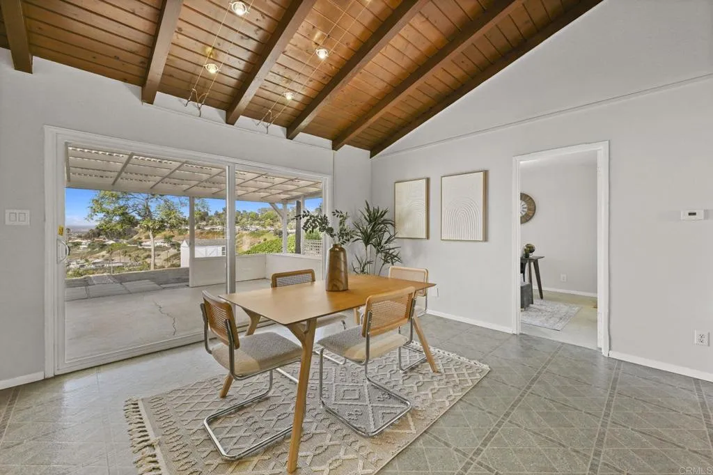 2710 Mesa Drive