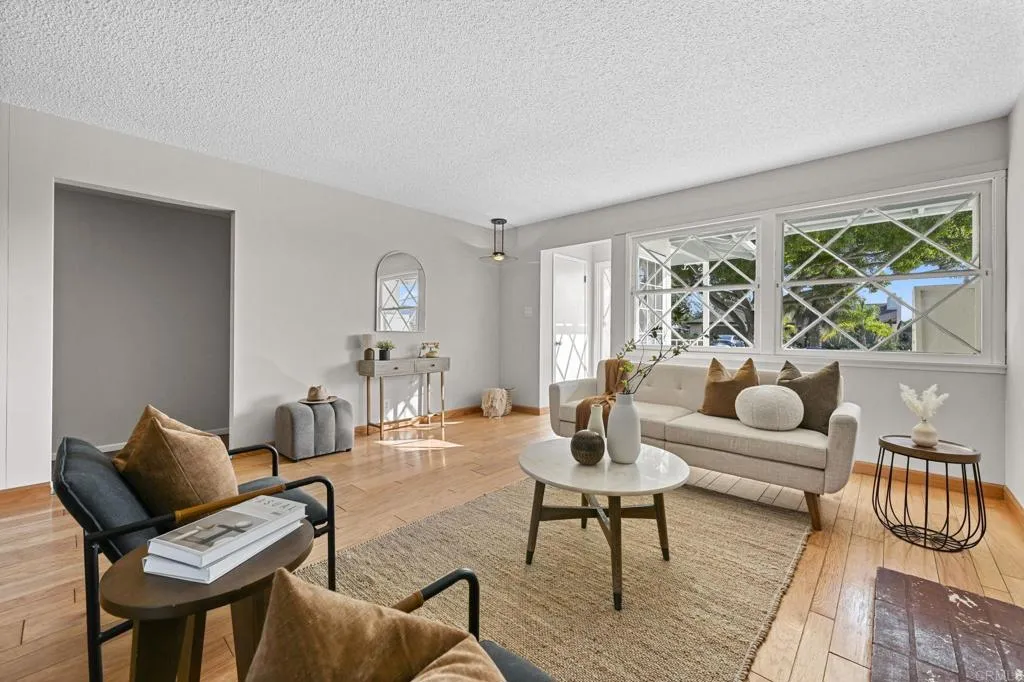 2710 Mesa Drive