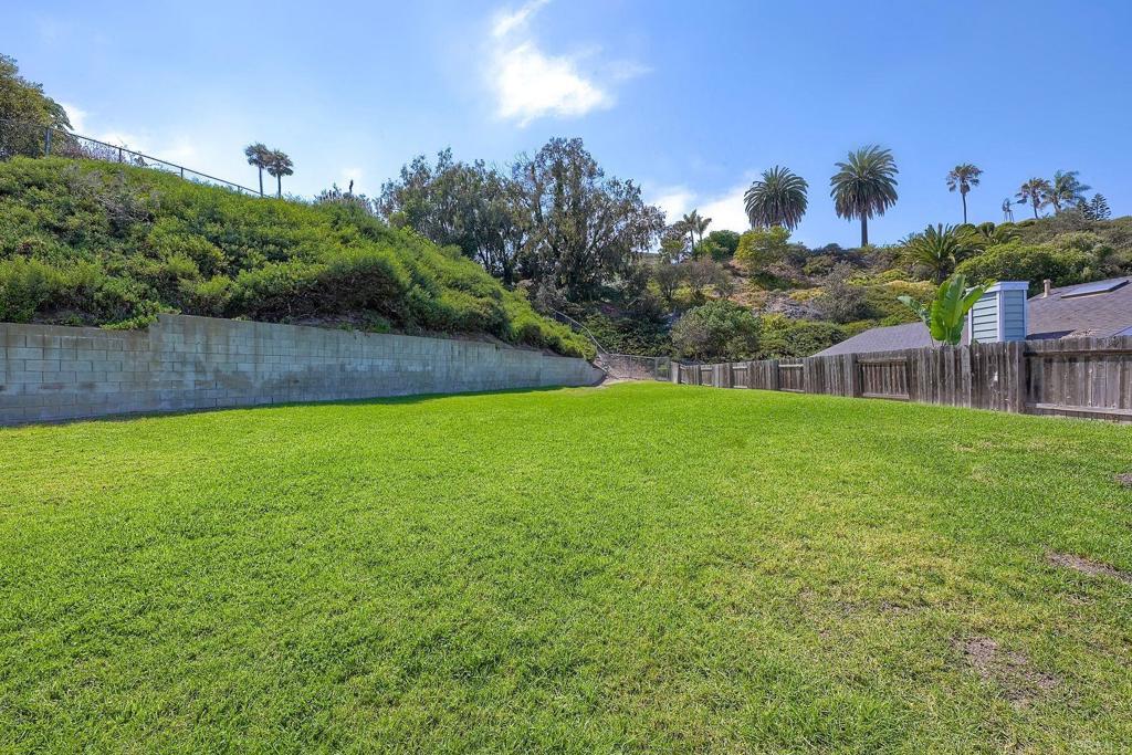 1782 E Pointe Avenue