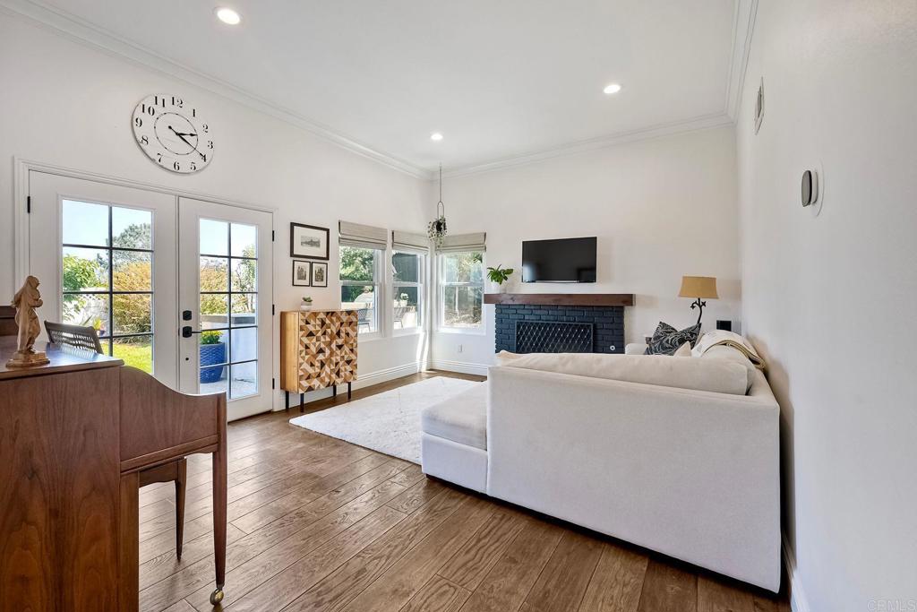 1782 E Pointe Avenue