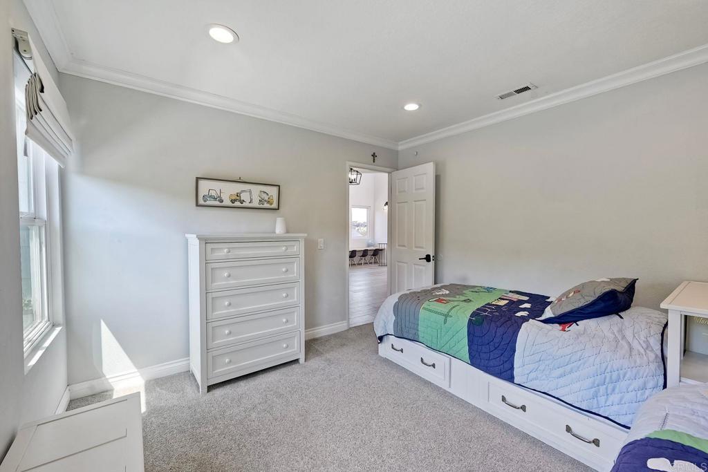 1782 E Pointe Avenue