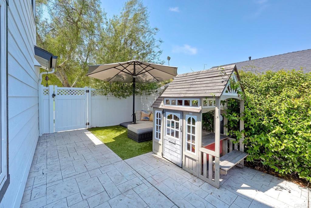 1782 E Pointe Avenue