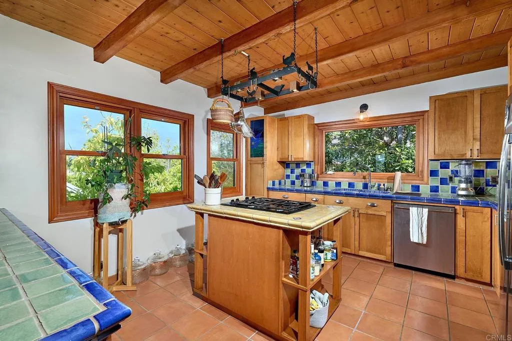 630 Ocean View Avenue, Encinitas