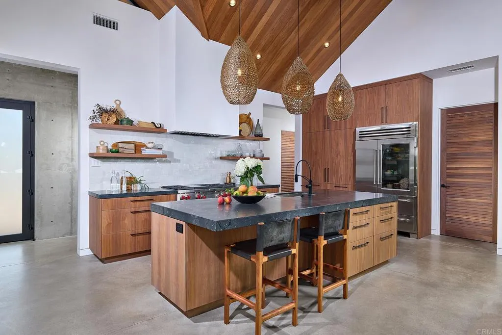 630 Ocean View Avenue, Encinitas