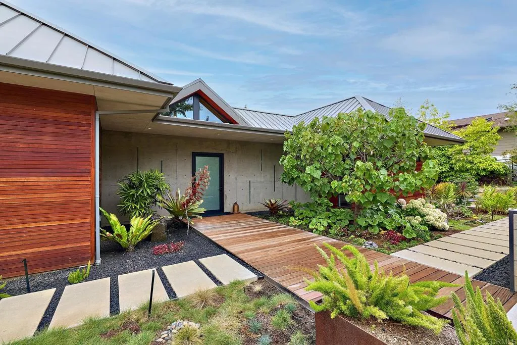 630 Ocean View Avenue, Encinitas