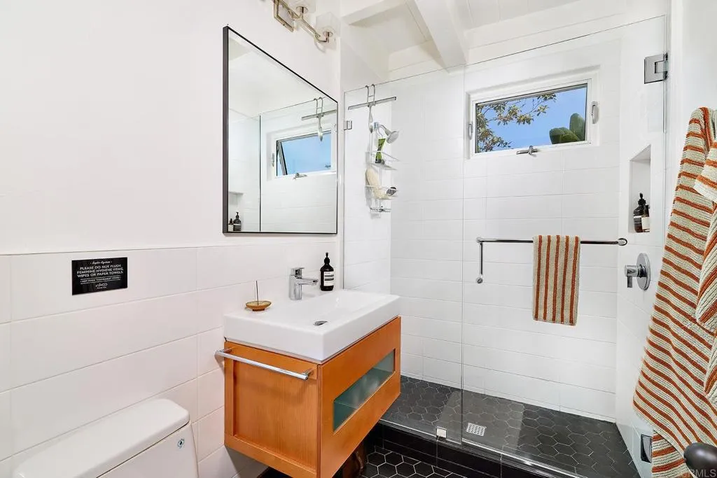 630 Ocean View Avenue, Encinitas