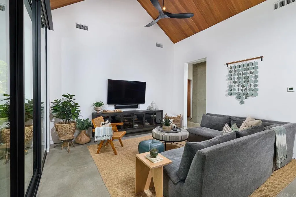 630 Ocean View Avenue, Encinitas