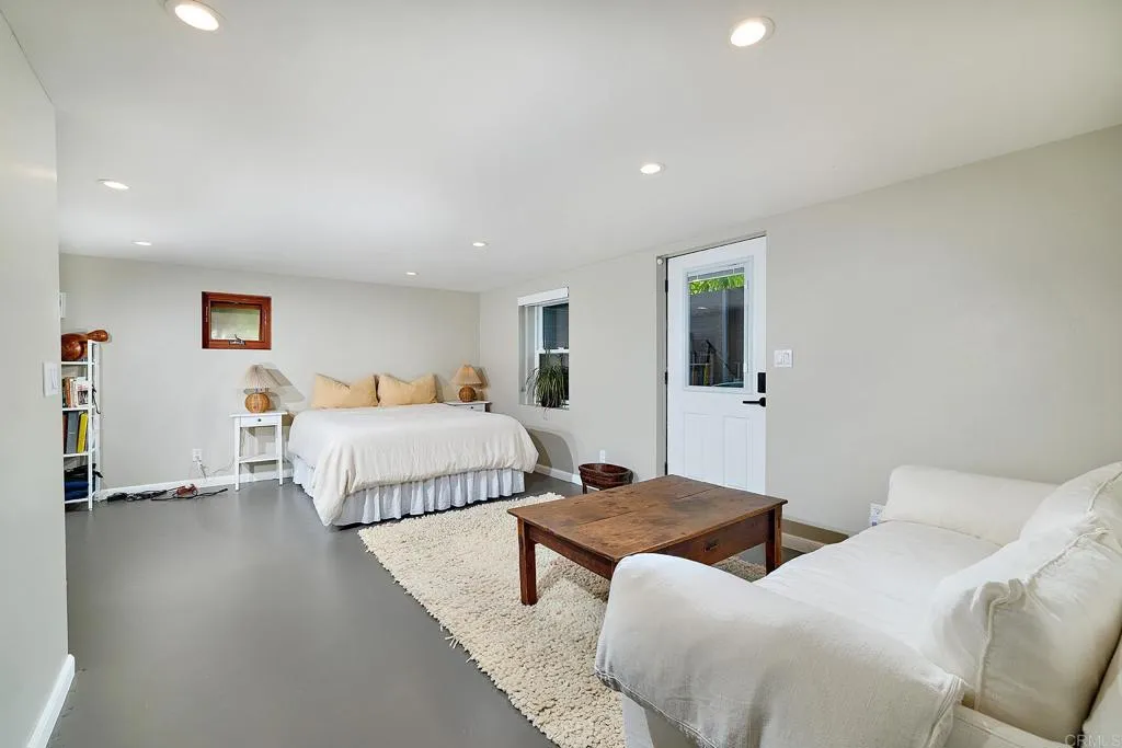 630 Ocean View Avenue, Encinitas