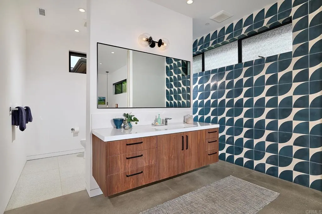 630 Ocean View Avenue, Encinitas