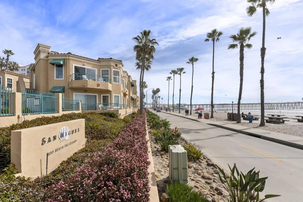 400 N The Strand Unit 27