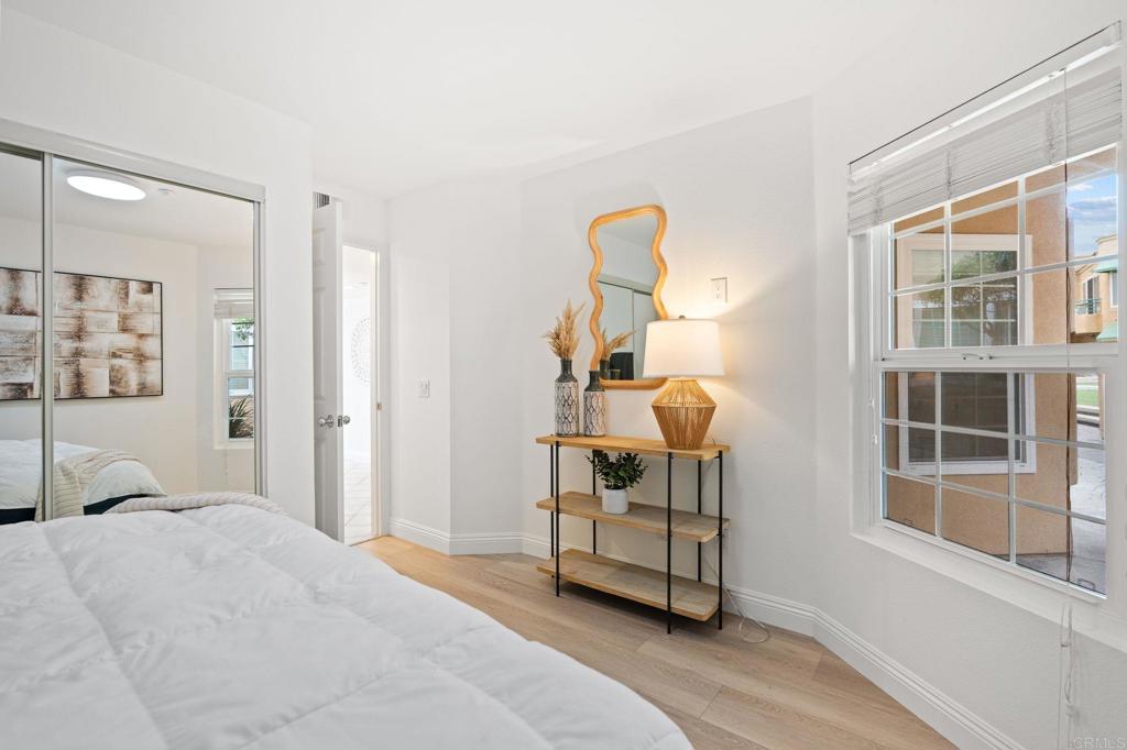 400 N The Strand 27