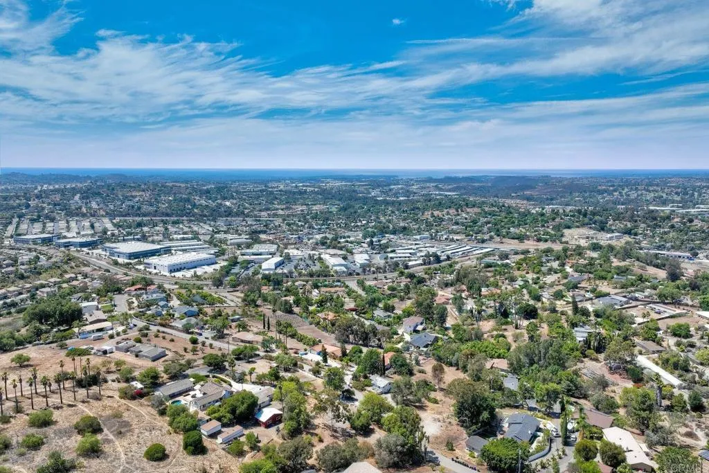 2345 Mira Sol Dr, Vista