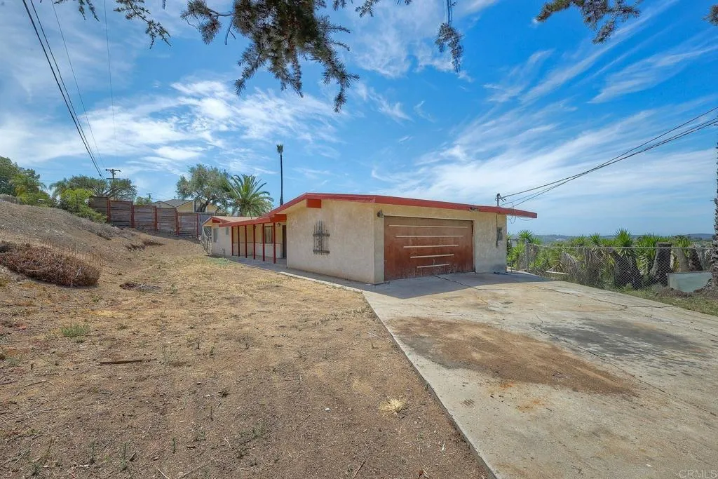 2345 Mira Sol Dr, Vista