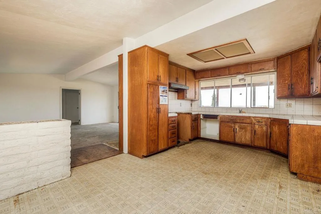 2345 Mira Sol Dr, Vista