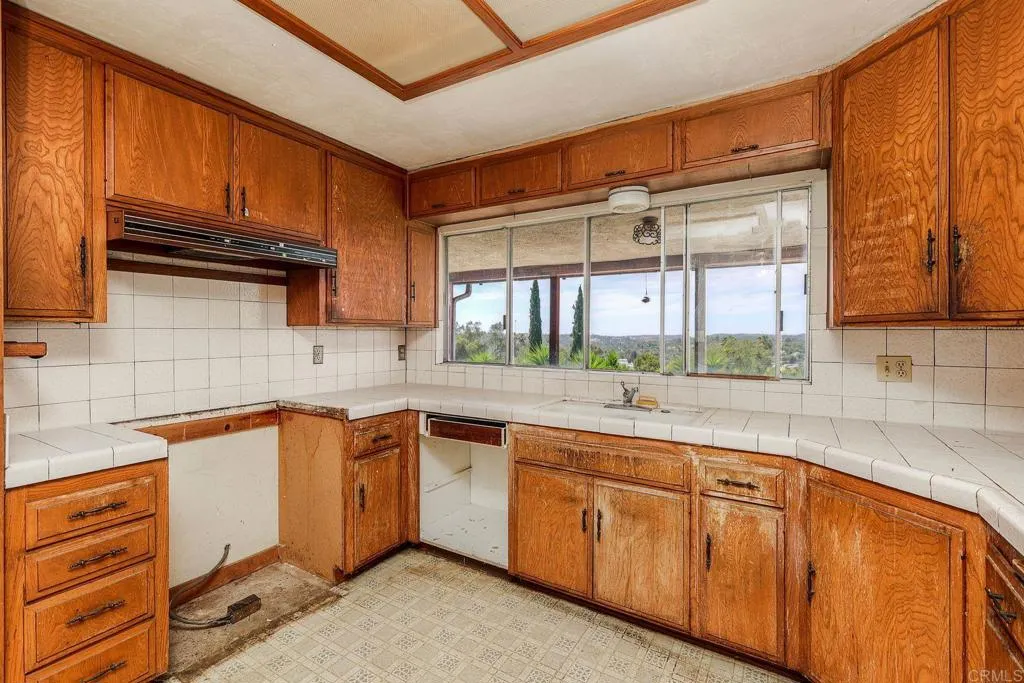 2345 Mira Sol Dr, Vista