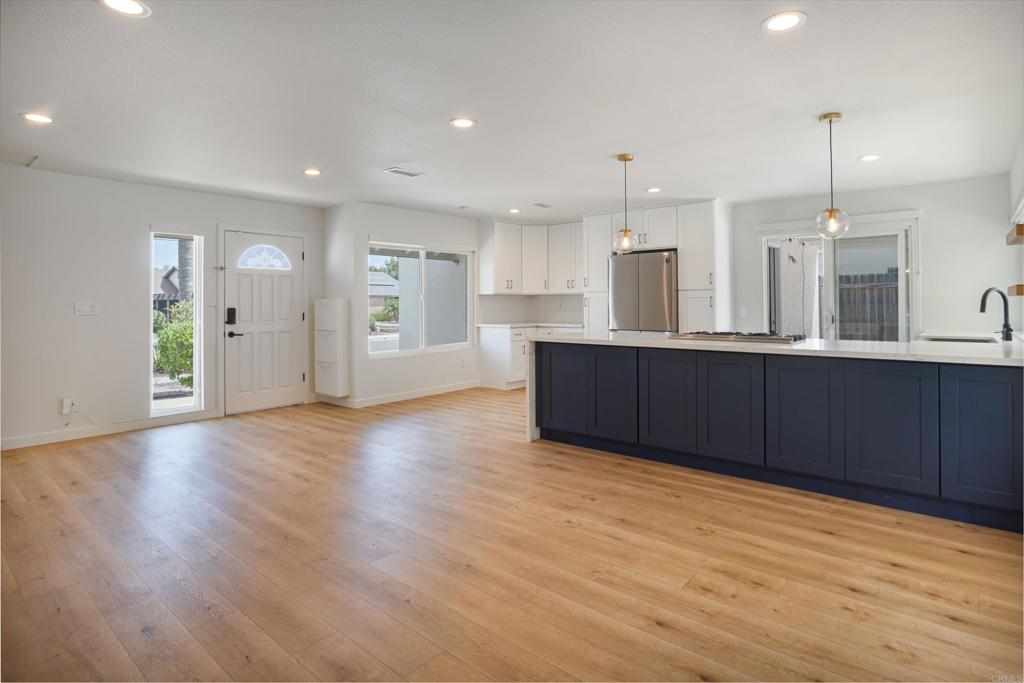 1337 Calle Colnett