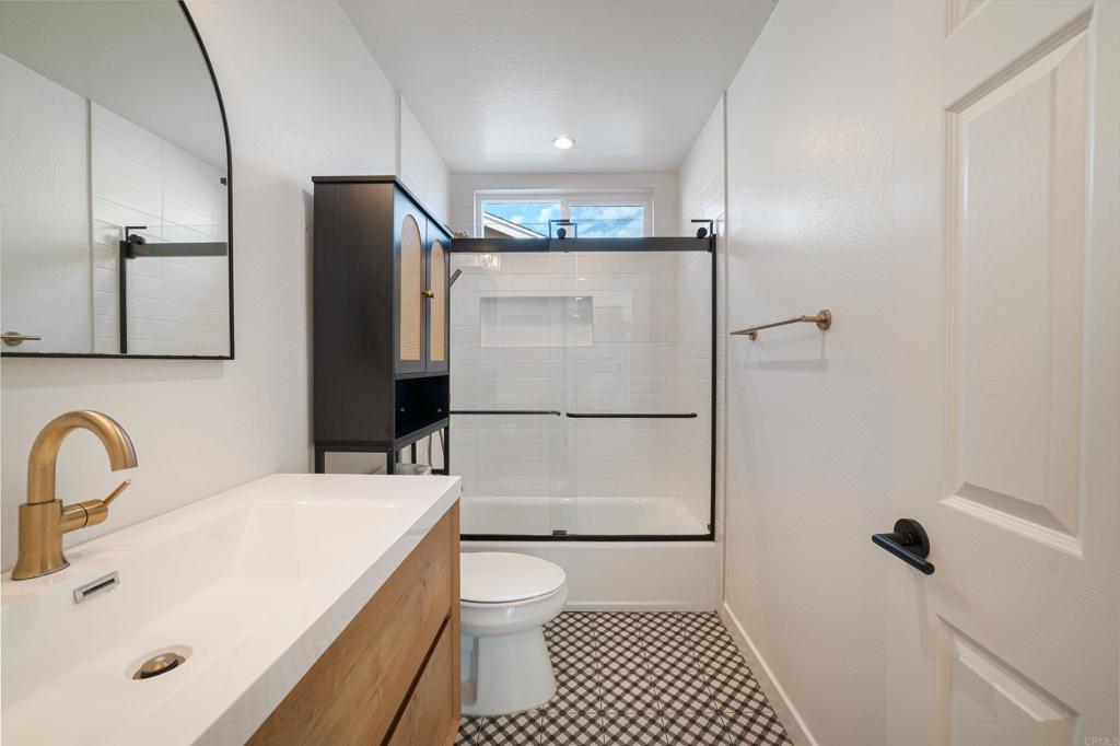1337 Calle Colnett