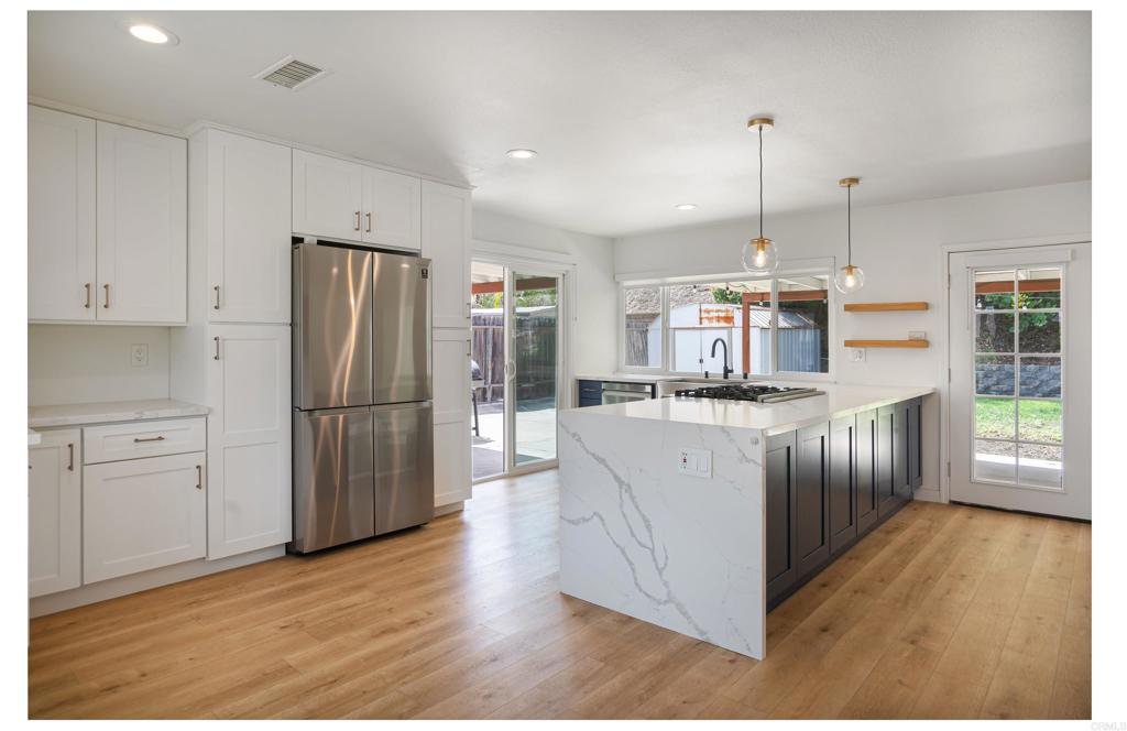 1337 Calle Colnett
