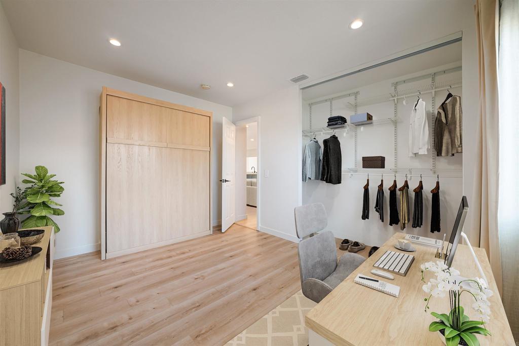 1337 Calle Colnett