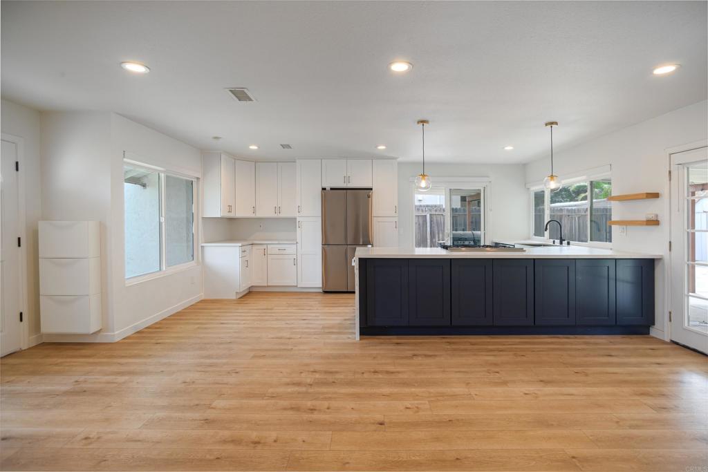 1337 Calle Colnett
