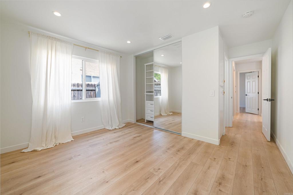 1337 Calle Colnett
