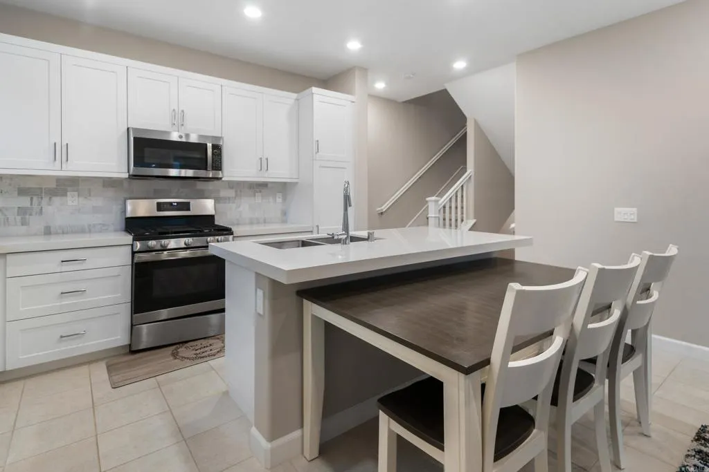 1234 Sunrise Unit 101