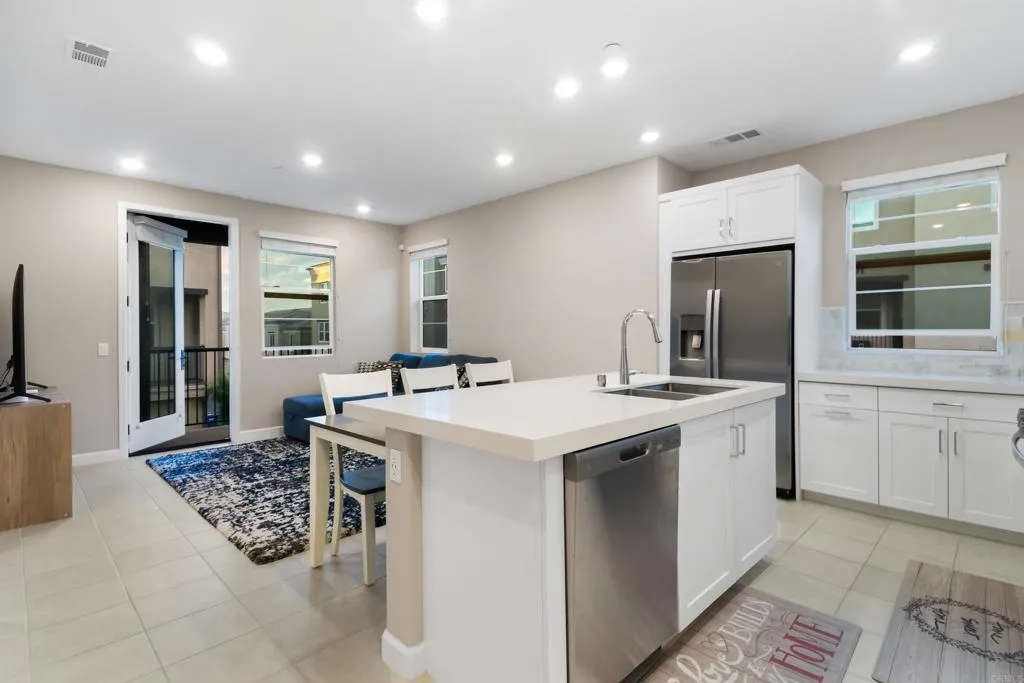 1234 Sunrise Unit 101