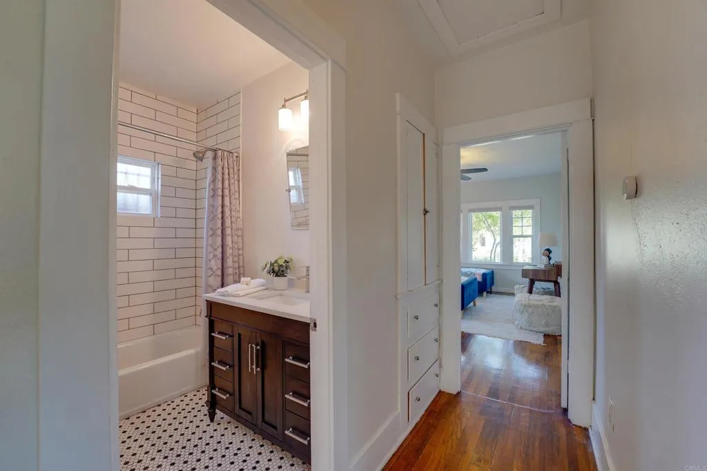 4876 34th Street