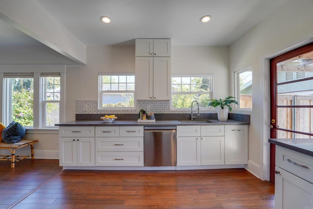 4876 4878 34Th Street