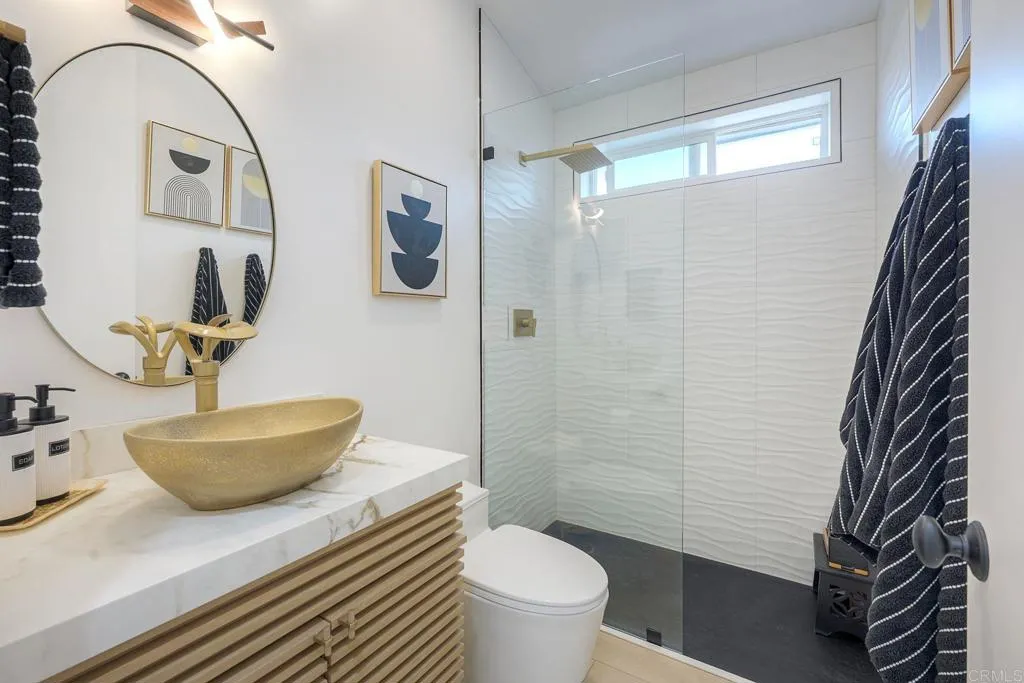 6503 Friendly Place, Carlsbad