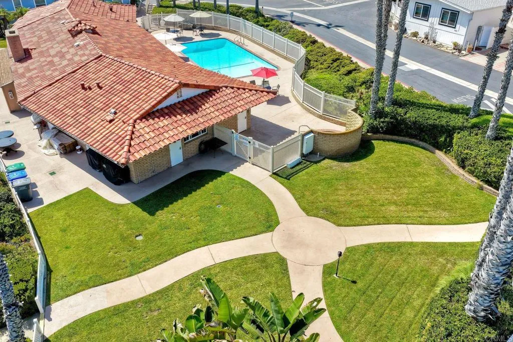 6503 Friendly Place, Carlsbad