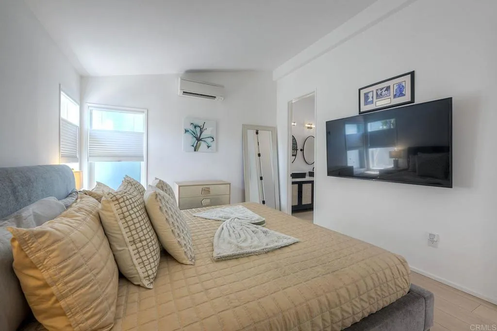 6503 Friendly Place, Carlsbad