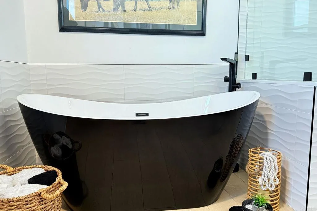 6503 Friendly Place, Carlsbad