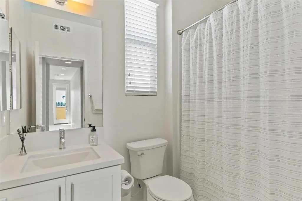 1573 Vista Del Mar Way, Oceanside