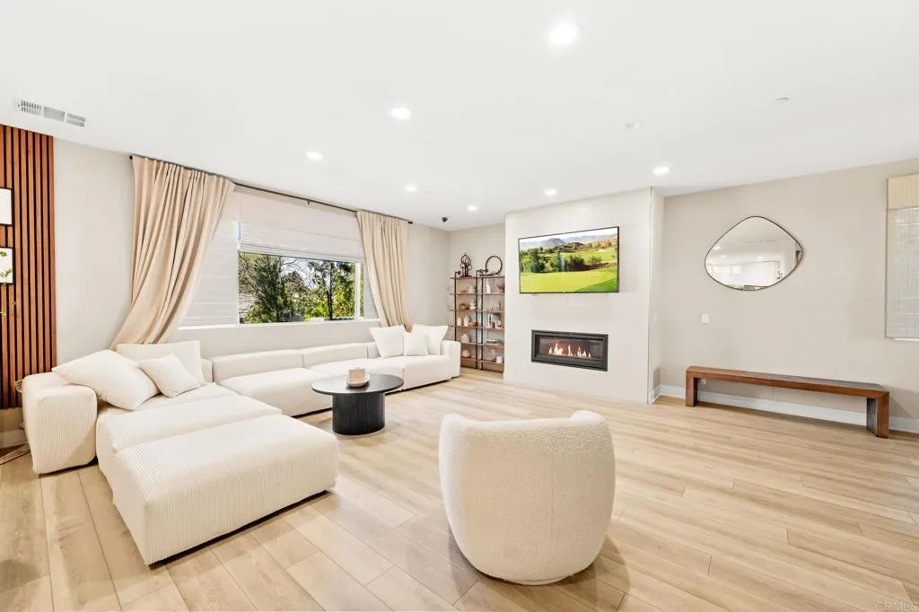 542 Pratt Ct
