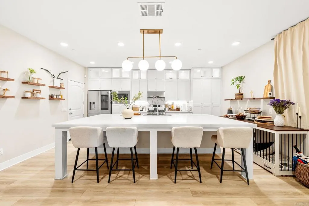 542 Pratt Ct