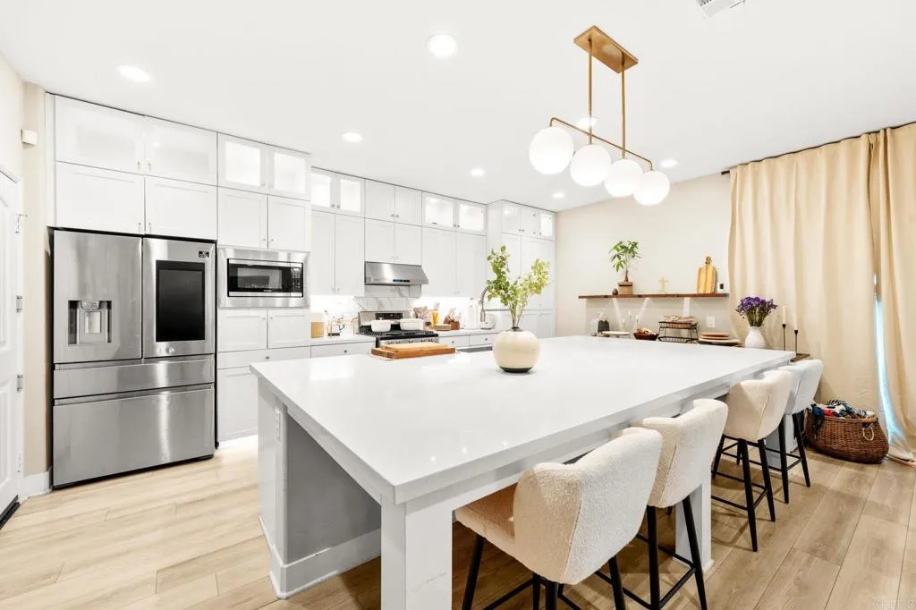542 Pratt Ct