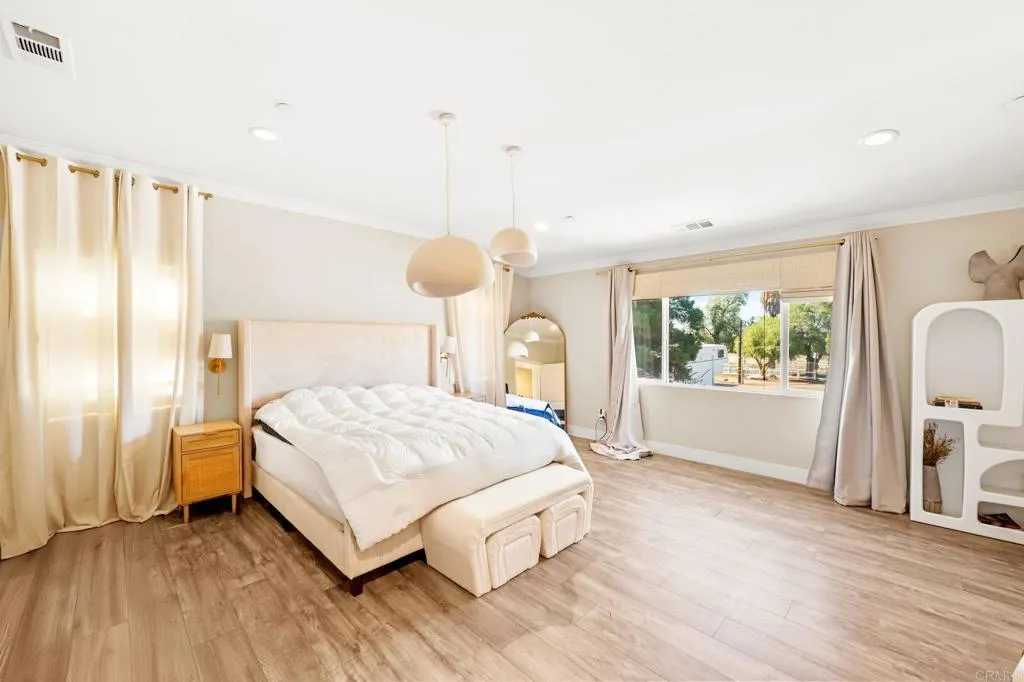 542 Pratt Ct