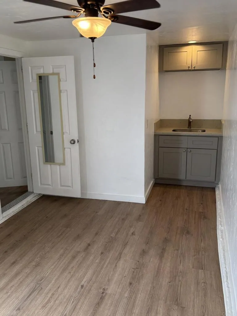 4905 Morgan Avenue, Los Angeles